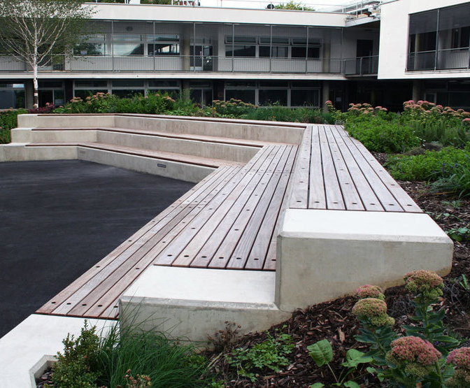 seating-to-link-landscape-and-building-for-high-school-langley-design