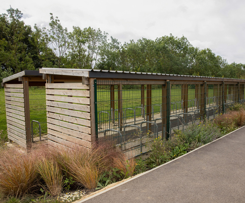 Beaulieu Park School, Essex | Langley Design Street Furniture | ESI ...