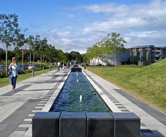 Fountain and lake water feature, Nottingham University | Fountains ...