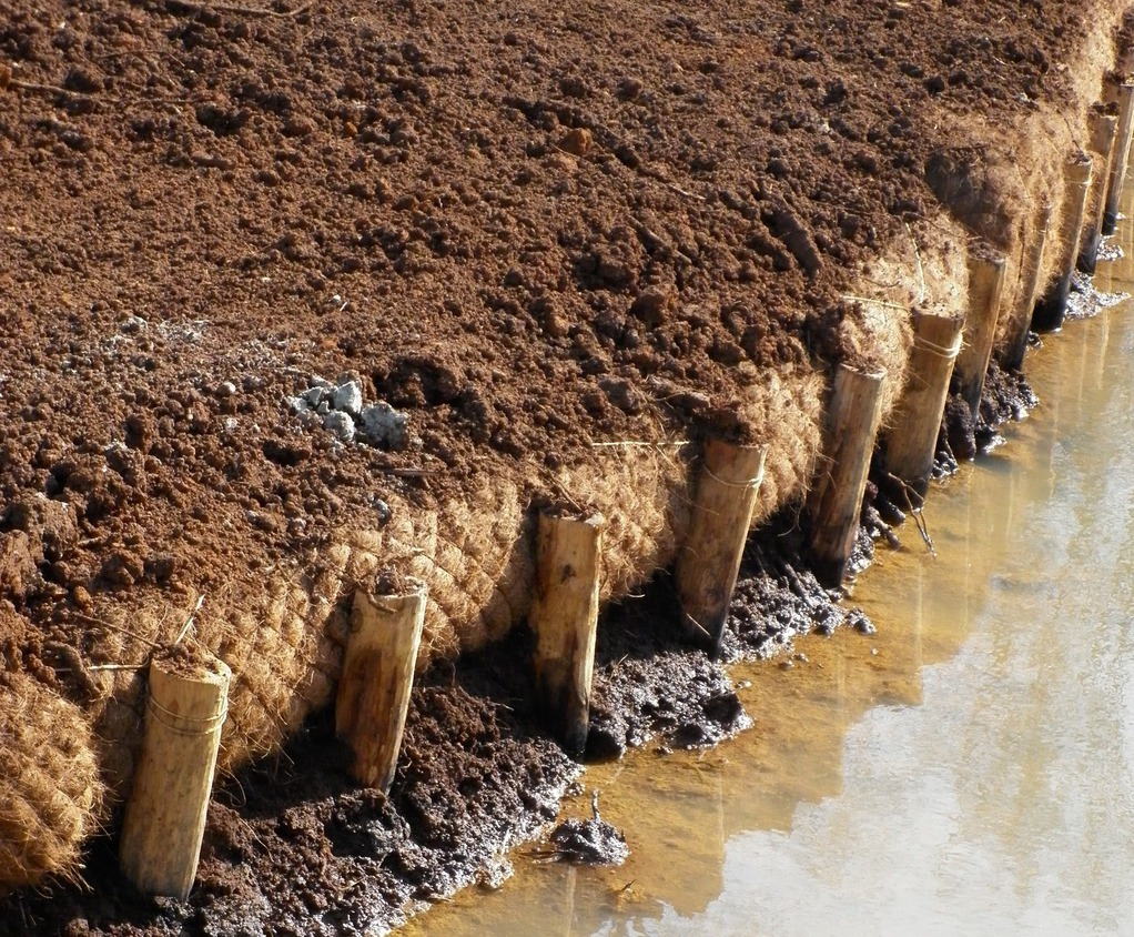 Coir Rolls | Greenfix Soil Stabilisation & Erosion Control | ESI ...