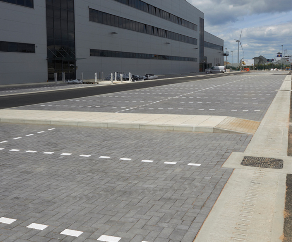 Paving and drainage - Lidl distribution centre | Marshalls | ESI ...