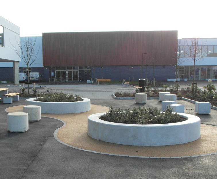 Lincoln Curved Bench Planters Neptune Street Furniture Esi