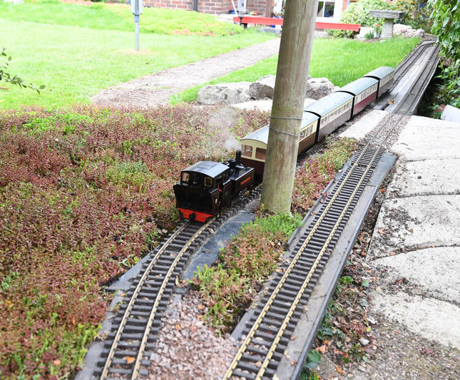 garden model railway