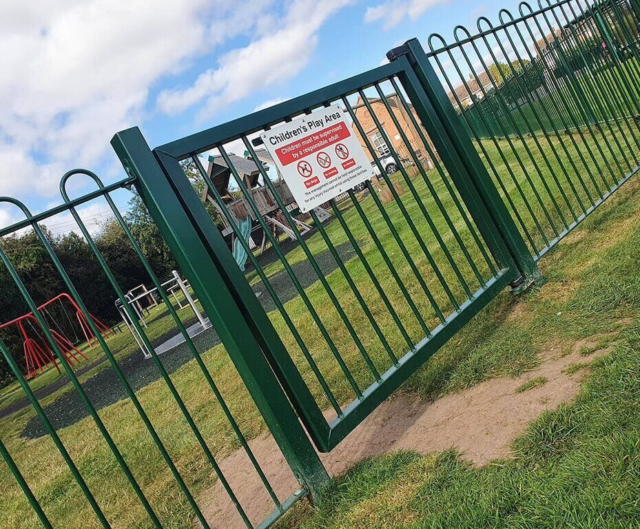 KinderGate selfclosing playground gate Zaun ESI External Works