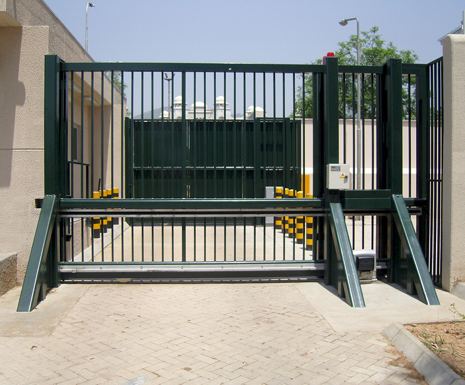 SG1100CR highsecurity sliding armoured vehicle gate Avon Barrier