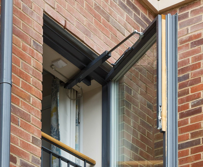 Automatic window openers for smoke ventilation system GEZE UK ESI