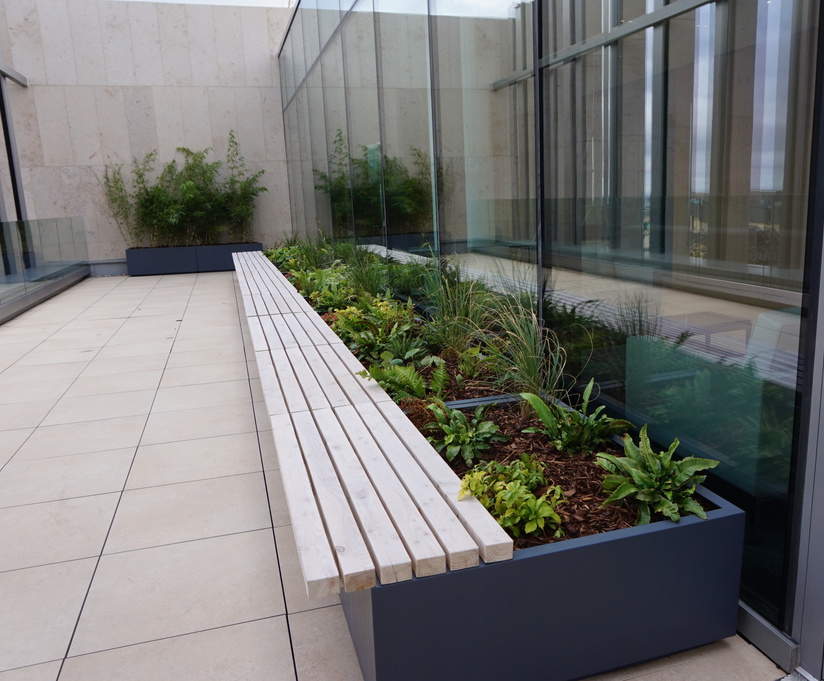 Bespoke lightweight planters for corporate roof garden Livingreen