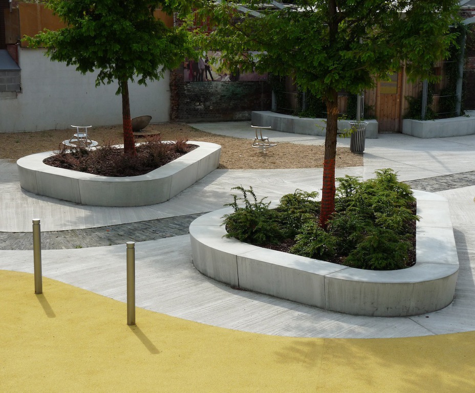 Custom concrete tree planters St Jans Molenbeek (B) URBASTYLE