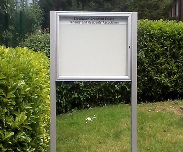 Tradition 30, postmounted outdoor noticeboard Notice Board Company