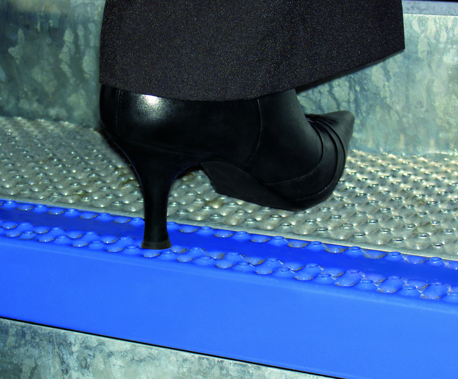 Type O5M heelproof stair treads Elefant Gratings ESI Building Design