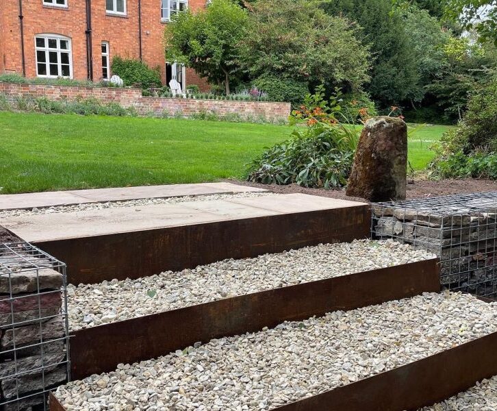 EverEdge® Titan corten steel edging for rural garden EverEdge ESI