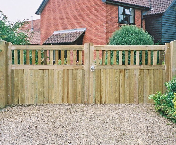 Timber driveway gates | AVS Fencing | ESI External Works