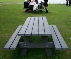 Oslo recycled plastic picnic tables