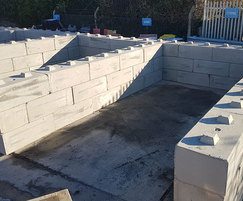 Duo™ interlocking concrete blocks