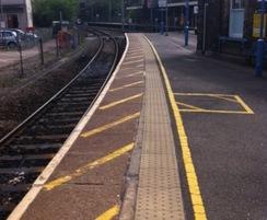 Inline tactile paving on railway station platform