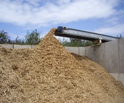 Conveyor for bulk materials and recyclables