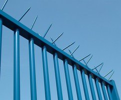 Viper-Spike topping for high-security fencing