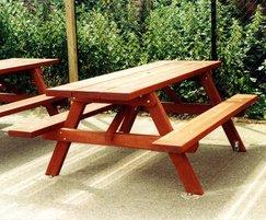 Woodland traditional hardwood picnic table