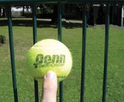 Advantage tennis fencing
