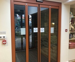 Automatic folding entrance for hospice