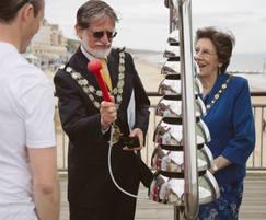 Mayor plays the Bell Lyre