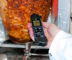 Infrared Thermometer PCE-IR 80 in use