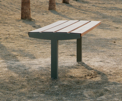 Vera solo park bench with wooden slats