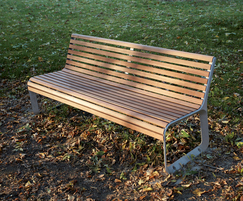 Portiqoa park bench