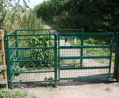 Thornton kissing gate by Secure-a-Field