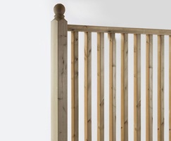 Q Deck® Plus Classic balustrade with Classic newel post