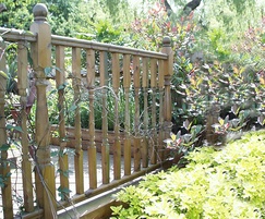 Q-Deck® Plus Colonial ready made decking balustrades