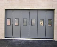 Thermafold 2000 top-hung insulated folding doors