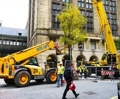Large tree being installed at St Peter's Square