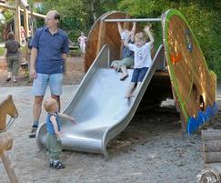 The children can conquer the platform via a wide ramp