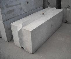 Vee™ interlocking concrete blocks