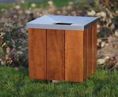 s72 steel and timber litter bin